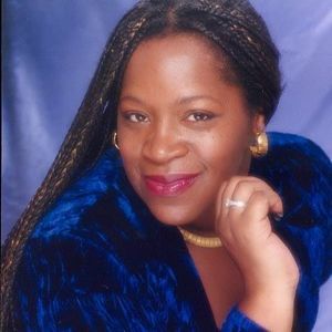 Meet your Posher, Desreen